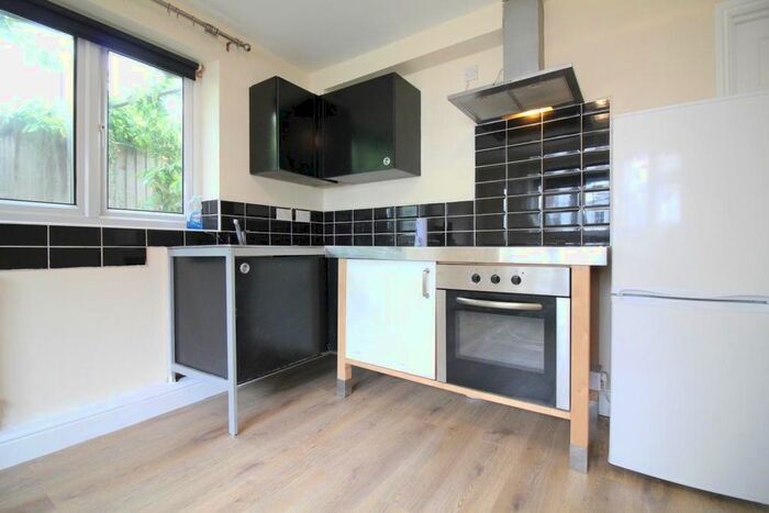 1 Bedroom Flat To Rent In Cornwall Avenue, Southall, UB1