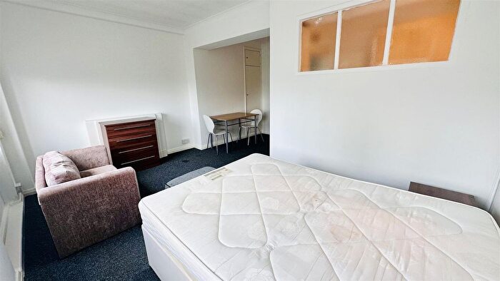 Studio To Rent In Euston Road, London, NW1