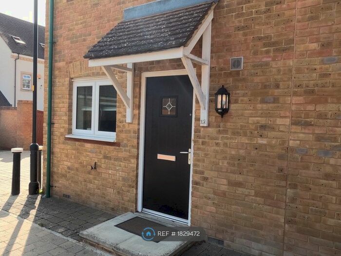 2 Bedroom Semi-Detached House To Rent In Mattocks Path, Swindon, SN1