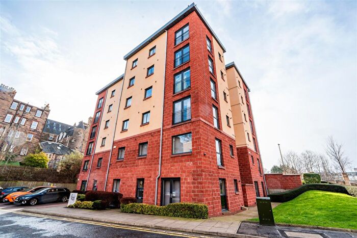 2 Bedroom Flat For Sale In Slateford Gait, Edinburgh, EH11