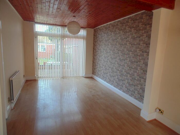 5 Bedroom SemiDetached House To Rent In Cliveden Avenue, Birmingham B42