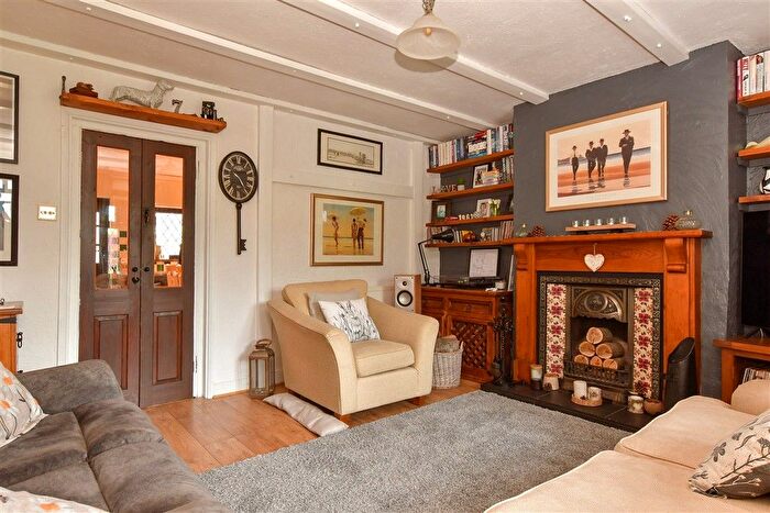 2 Bedroom Terraced House For Sale In Fawkham Road, West Kingsdown, Sevenoaks, Kent, TN15