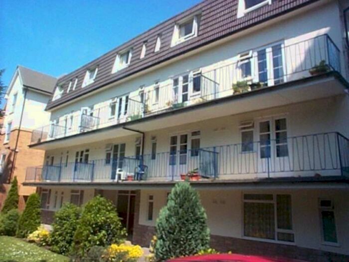 Flat To Rent In Pinelands, 18 Knyveton Road, Bournemouth, BH1