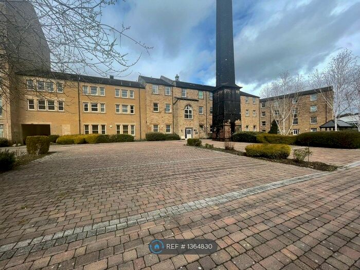 2 Bedroom Flat To Rent In Mill House, Dewsbury, WF13