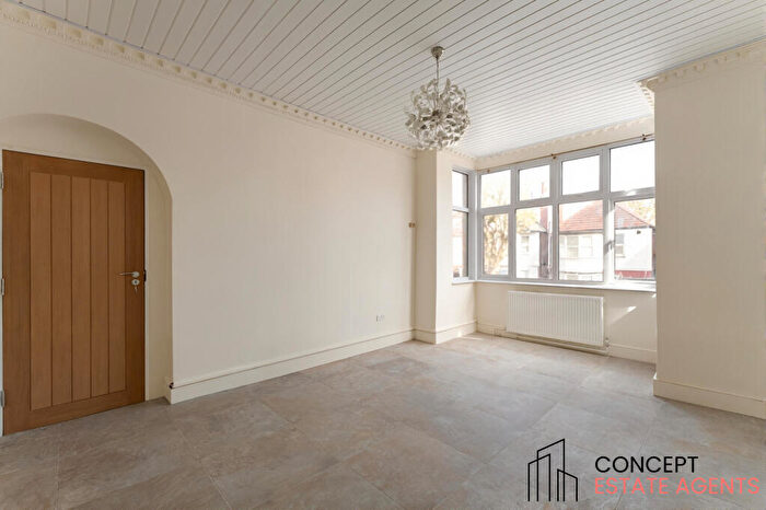 2 Bedroom Apartment To Rent In Chichele Road, Brent, NW2