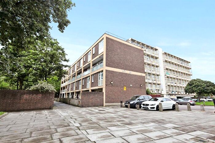 3 Bedroom Maisonette To Rent In Boyton Close, London, E1