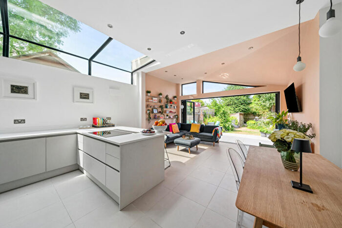 5 Bedroom Semi-Detached House For Sale In Kingsway, Richmond Upon Thames, SW14