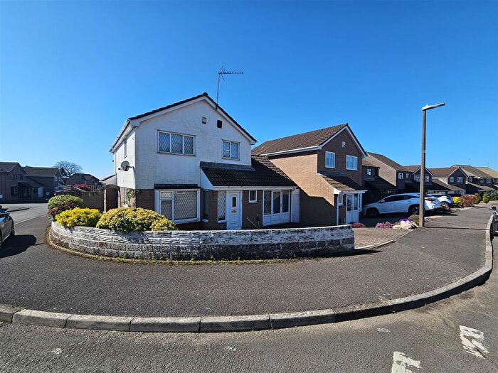 3 Bedroom Detached House To Rent In Bassett Road, Sully, Nr Penarth, CF64