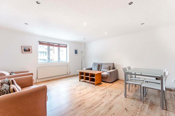 1 Bedroom Flat For Sale In Compass Point, Docklands, London, E14
