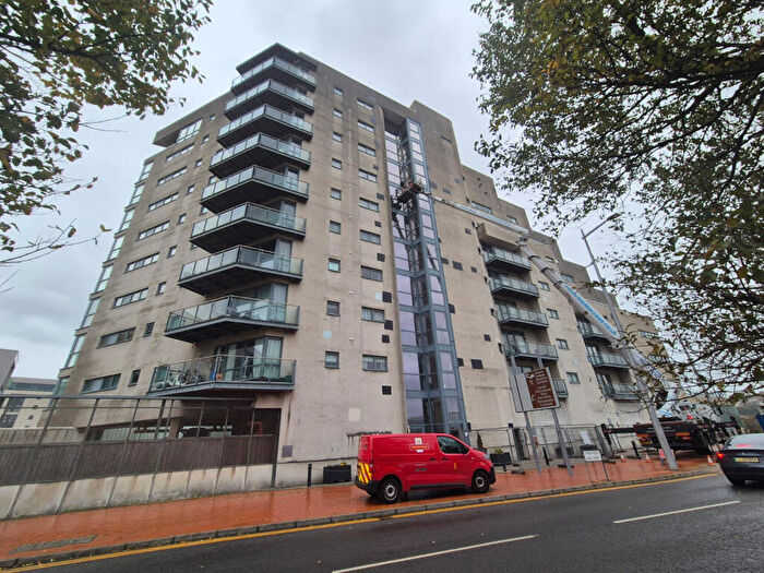 3 Bedroom Flat For Sale In The Watermark, Ferry Road, Cardiff, South Glamorgan, CF11