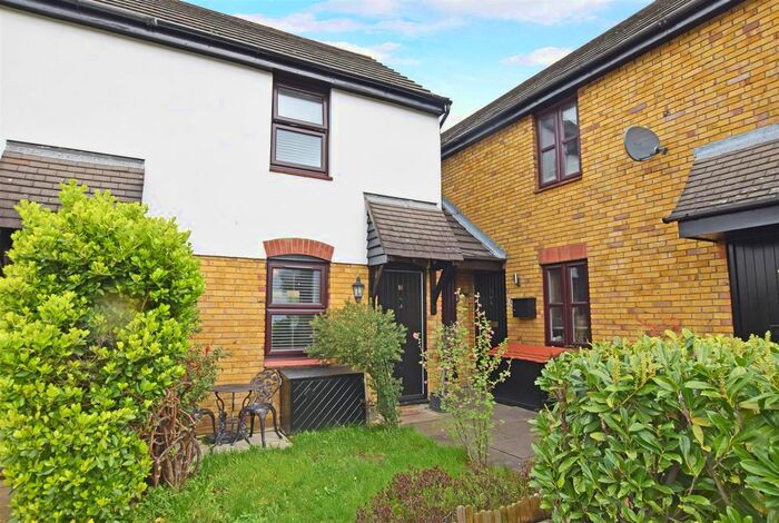 1 Bedroom Terraced House To Rent In Hyacinth Close, Hampton, TW12