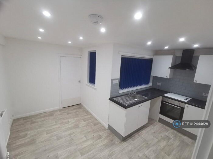 4 Bedroom Terraced House To Rent In Queens Park, Holyhead, LL65