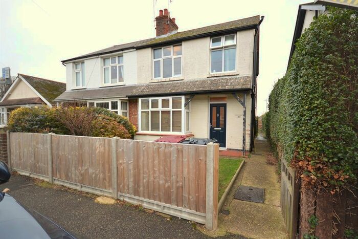 4 Bedroom Semi-Detached House To Rent In Green Lane, Chichester PO19