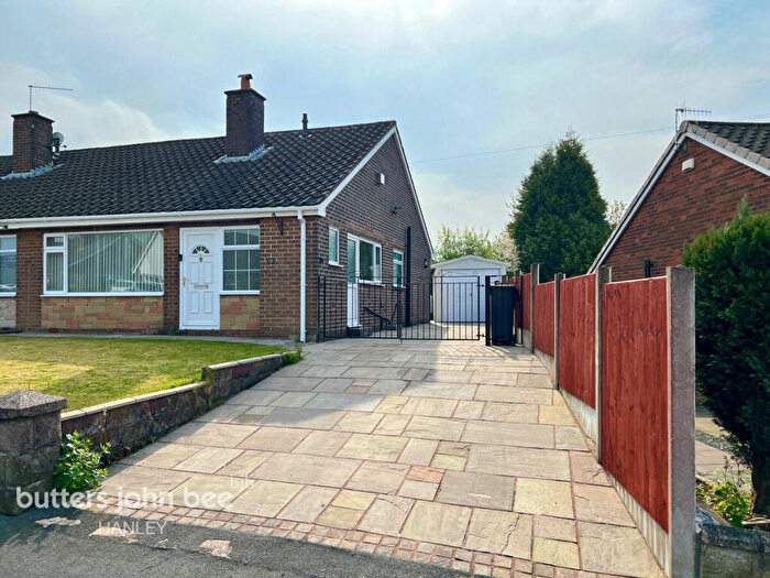 2 Bedroom Semi-Detached Bungalow For Sale In Wallis Way, Stoke On Trent, ST2
