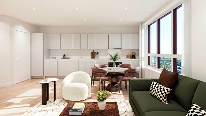 3 Bedroom Flat For Sale In Steyne Road, Acton, W3