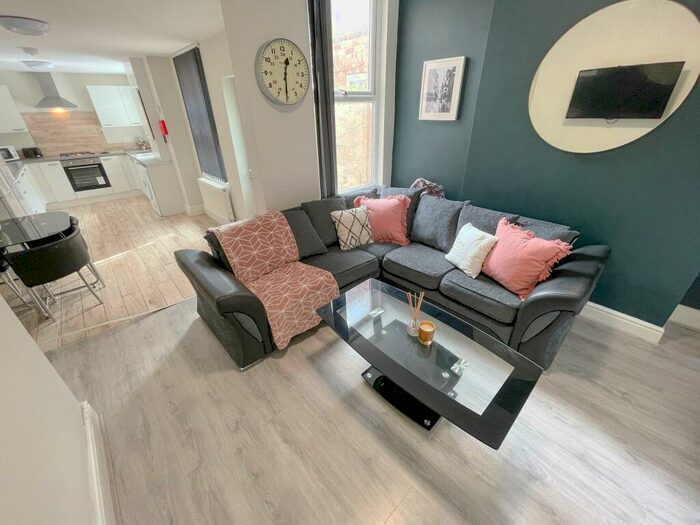 5 Bedroom Terraced House To Rent In Adelaide Road, L7