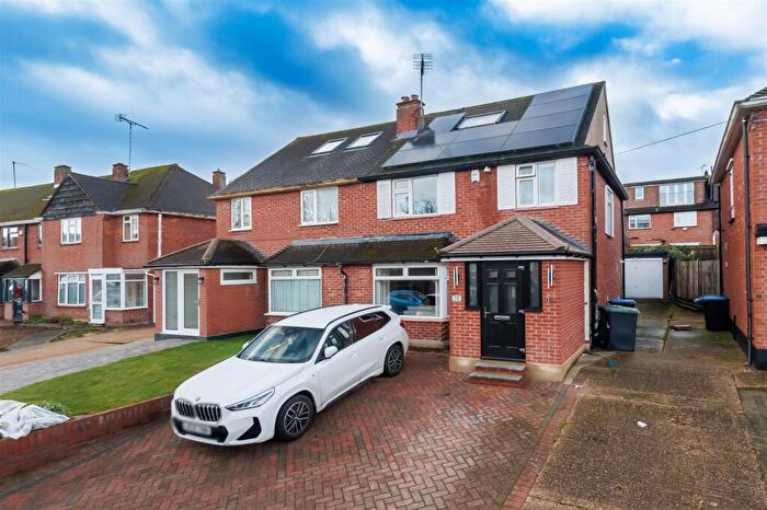 4 Bedroom Semi Detached House For Sale In Crows Road, Epping, CM16