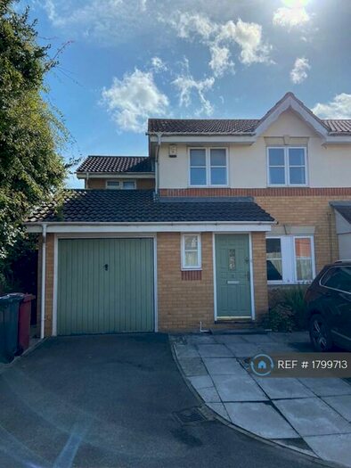 3 Bedroom End Of Terrace House To Rent In Denbeigh Place, Reading, RG1