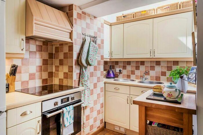 1 Bedroom Cottage To Rent In High Street, Oxted, RH8