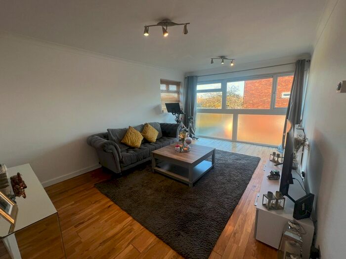 2 Bedroom Flat To Rent In St Peters Close, Newbury Park, IG2