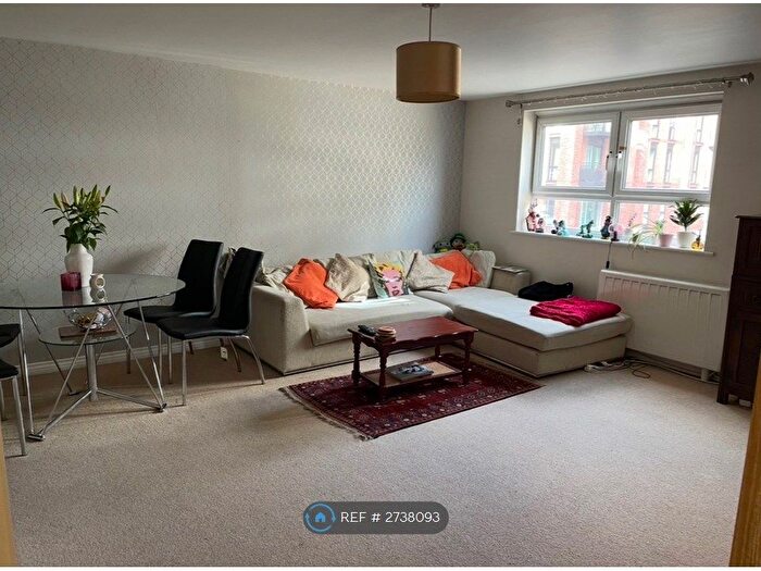 3 Bedroom Flat To Rent In Middlewood Street, Salford, M5