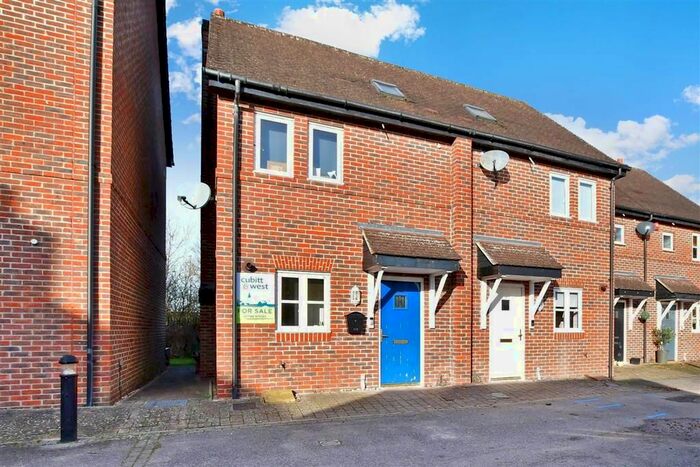 2 Bedroom End Of Terrace House For Sale In Holders Close, Billingshurst, West Sussex RH14