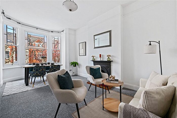 2 Bedroom Flat For Sale In Callcott Road, London, NW6