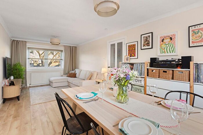 3 Bedroom End Of Terrace House For Sale In Jubilee Avenue, Deans, Livingston, EH54