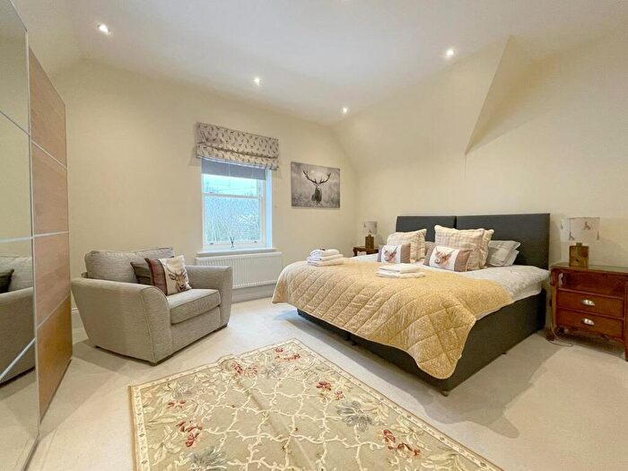 6 Bedroom Detached House To Rent In Harrogate Road, North Rigton, LS17
