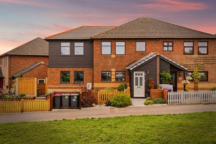 4 Bedroom Property For Sale In Gilpins Gallop, St Margarets, SG12