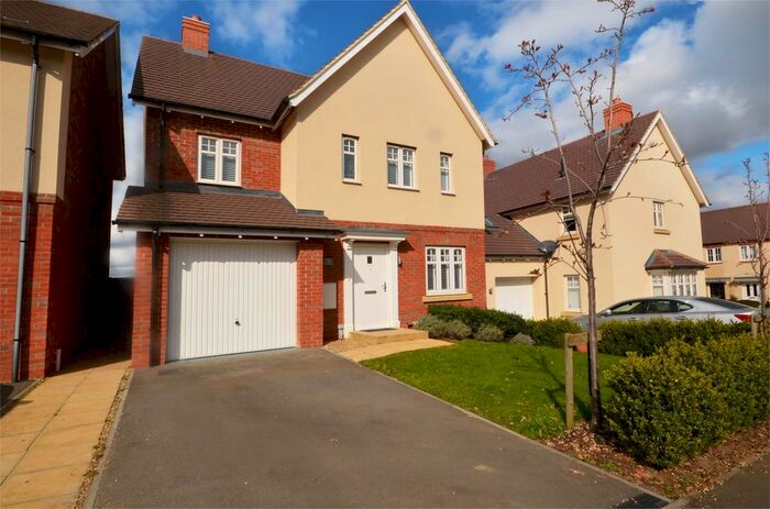 3 Bedroom Detached House To Rent In Station Road, Thrapston, Northamptonshire, NN14