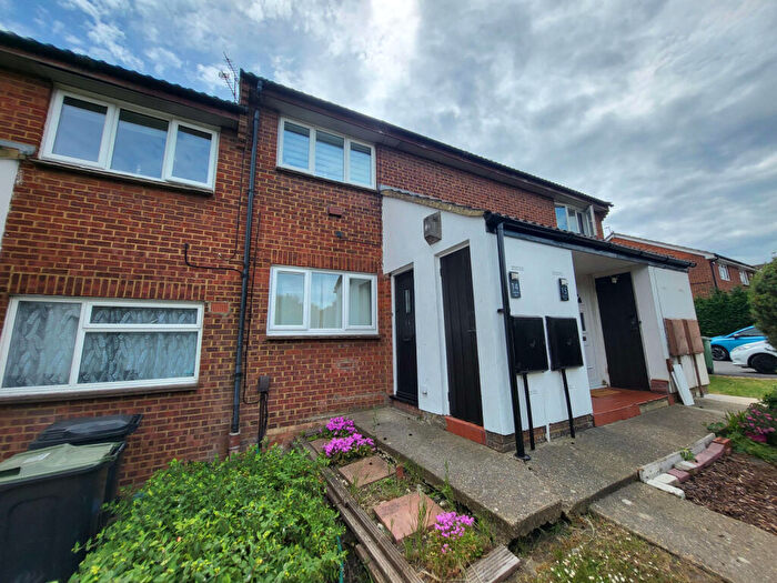 1 Bedroom Maisonette For Sale In Leygreen Close, LU2