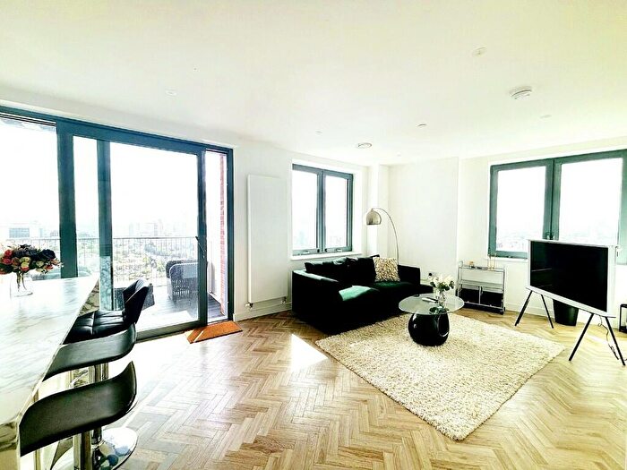 2 Bedroom Apartment To Rent In Barratt Industrial Park, Gillender Street, London, E3