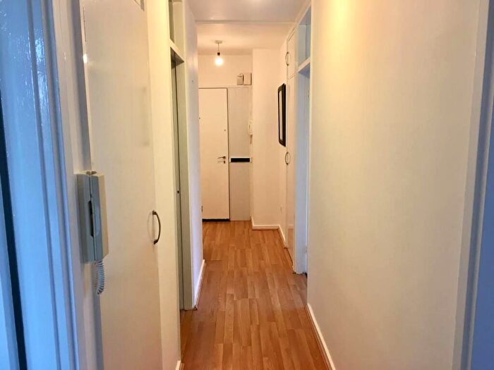 2 Bedroom Flat To Rent In Warwick Crest, Arthur Road, Edgbaston, B15