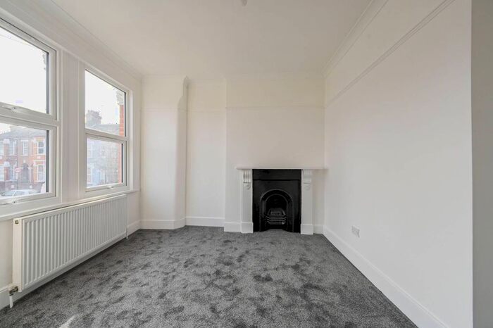 2 Bedroom Flat To Rent In Lordsmead Road, Tottenham, London, N17