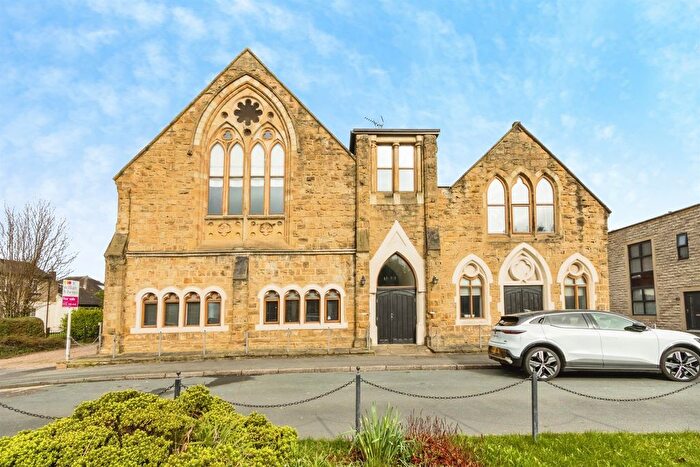 2 Bedroom Flat For Sale In Calverley Road, Oulton, Leeds, LS26