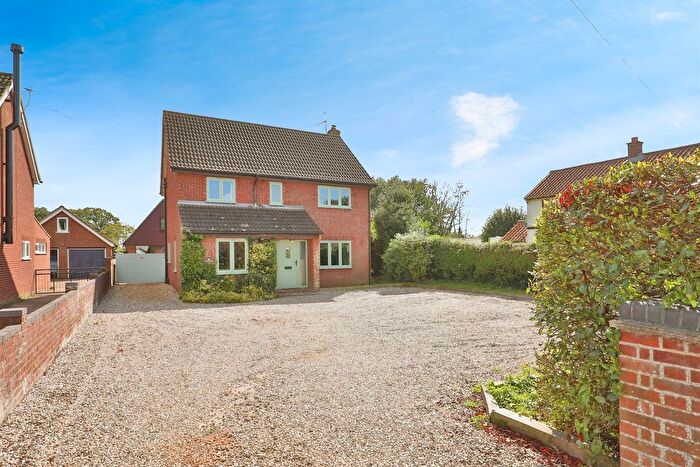 6 Bedroom Detached House For Sale In Market Street, Shipdham, Thetford, IP25
