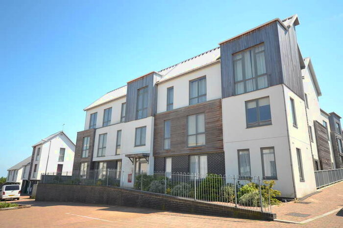 2 Bedroom Flat To Rent In Ryde, Isle Of Wight, PO33