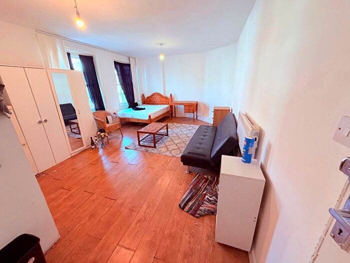 Studio To Rent In Edgware, HA8