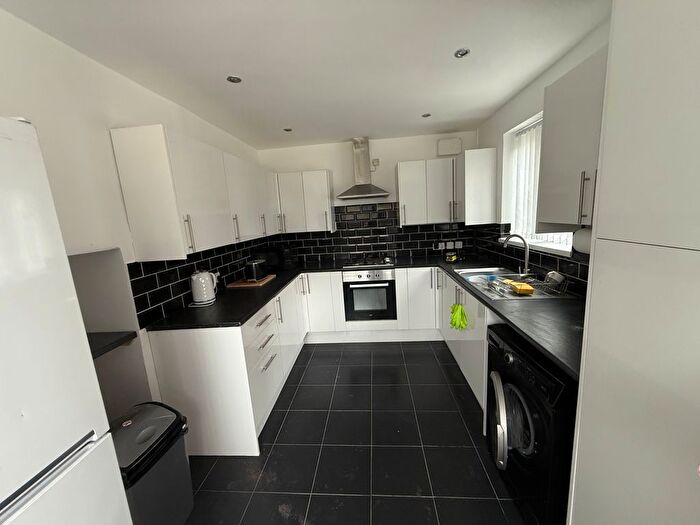 3 Bedroom Property To Rent In Church Green, Bilston, WV14