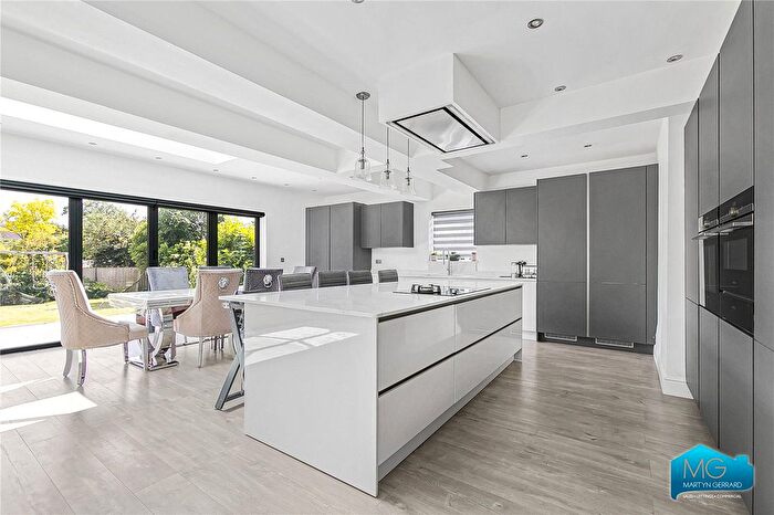 5 Bedroom Detached House To Rent In Cedar Rise, Southgate, London, N14