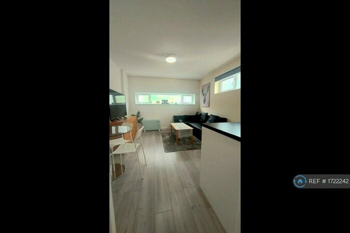 1 Bedroom Flat To Rent In Onebed, Edgware, HA8