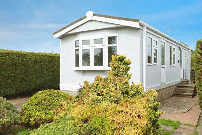 1 Bedroom Park Home For Sale In St. Oswalds Park, Dunham-On-Trent, Newark, NG22
