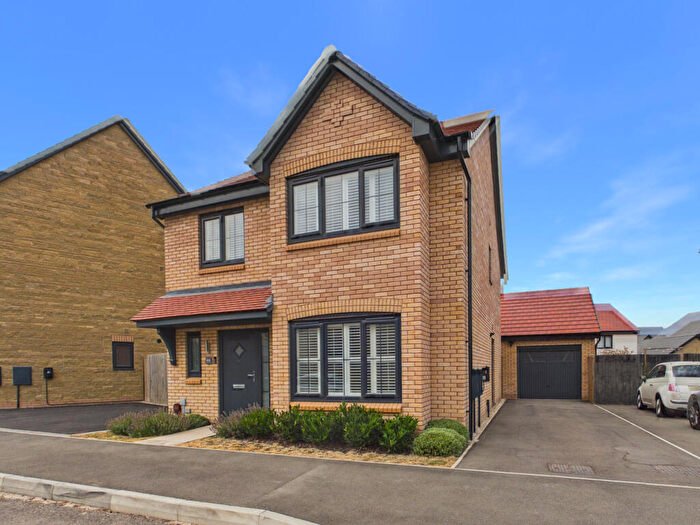 4 Bedroom Detached House For Sale In Tillage Crescent, Chellaston, DE73