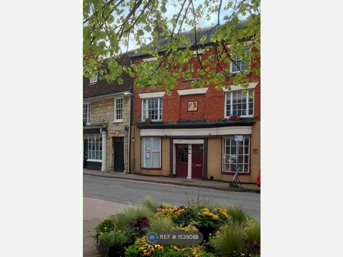 1 Bedroom Flat To Rent In Market Square, Milton Keynes, MK11