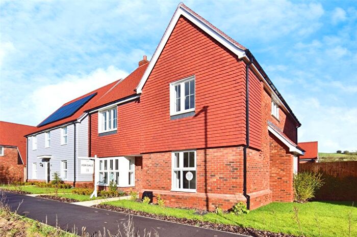 4 Bedroom Detached House For Sale In Old Ashford Road, Lenham, Kent, ME17