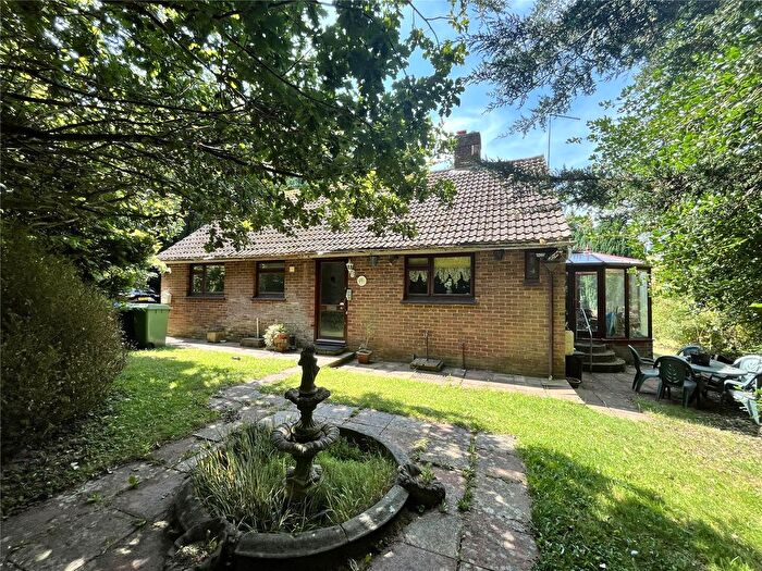 3 Bedroom Bungalow For Sale In Newnham Lane, Newnham, Sittingbourne, Kent, ME9