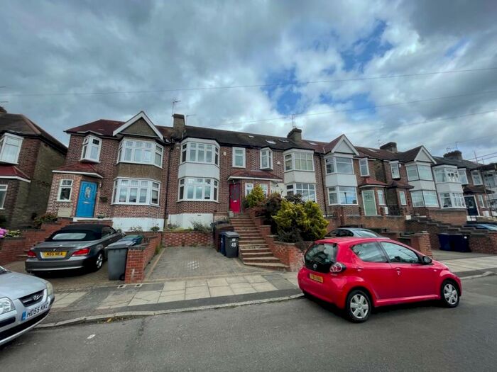 3 Bedroom Semi-Detached House To Rent In Ferney Road, Barnet, EN4