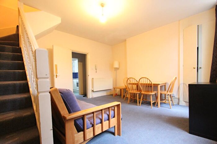 2 Bedroom Apartment To Rent In Silk Mews, Kennington, London., SE11