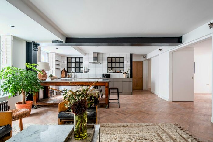 3 Bedroom Flat To Rent In Fitzroy Street, Fitzrovia, W1T